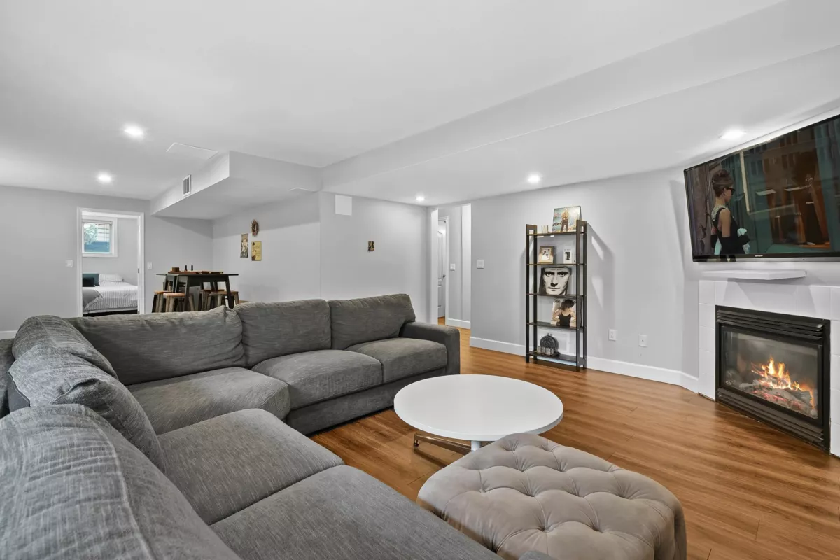 Hallway Photo of 15639 37a Avenue, Surrey, BC