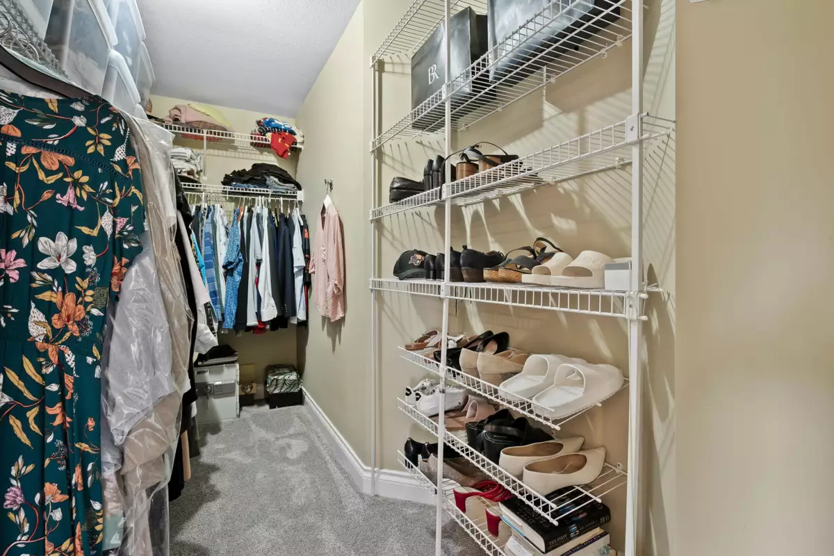 Laundry Room Photo of 15639 37a Avenue, Surrey, BC