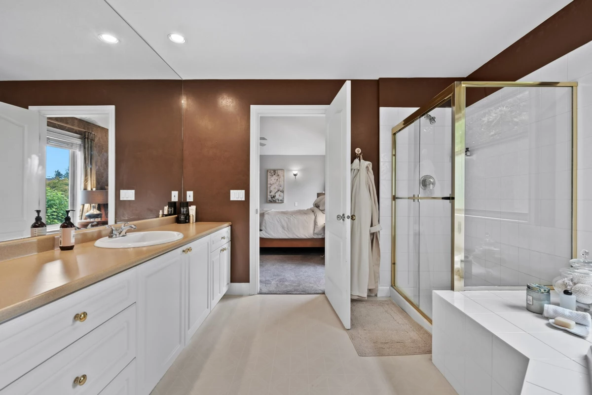 Loft / Bonus Room Photo of 15639 37a Avenue, Surrey, BC