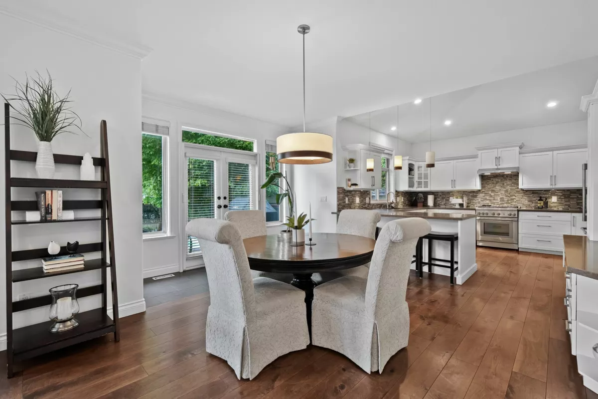 Primary Bathroom Photo of 15639 37a Avenue, Surrey, BC