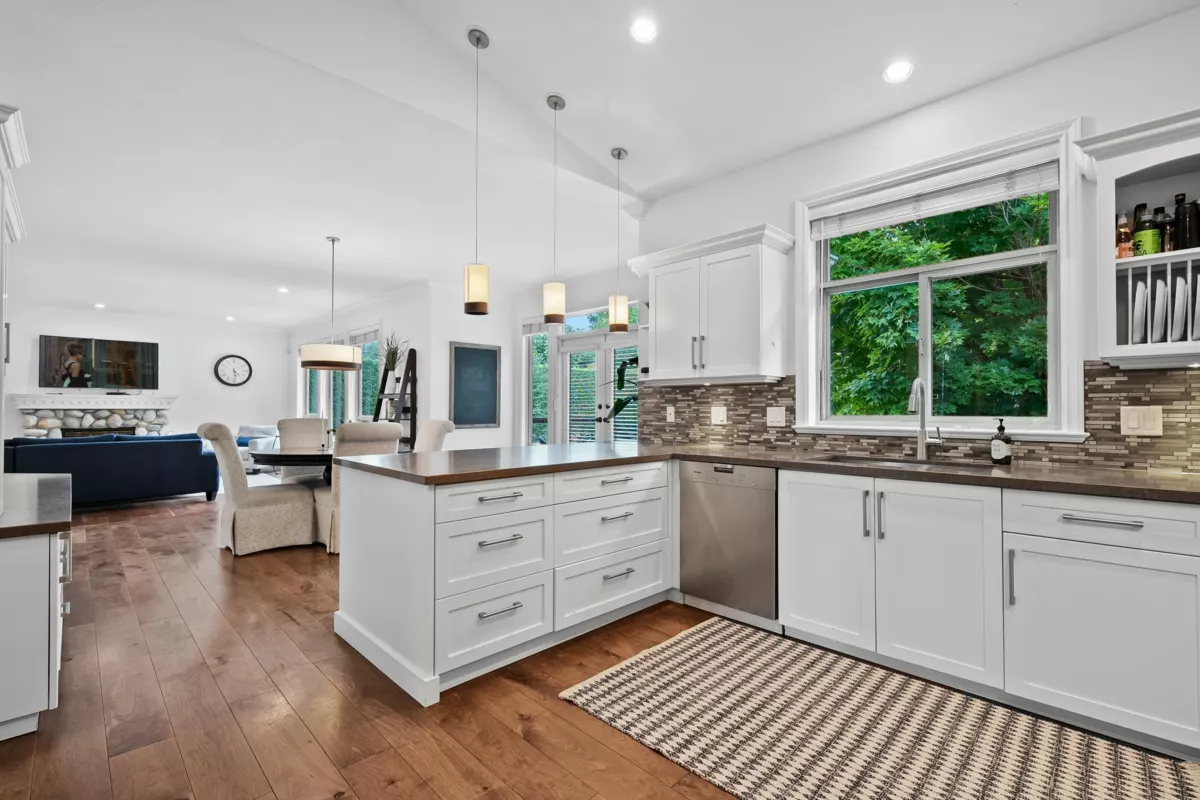 Primary Bedroom Photo of 15639 37a Avenue, Surrey, BC