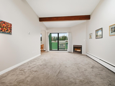 312 3901 Carrigan Court, Burnaby, BC, Burnaby — Apartment/Condo for sale