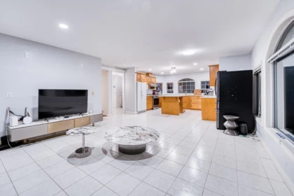 Kitchen Island Photo of 5660 Stefanko Place, Richmond, BC