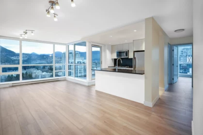 2603 2978 Glen Drive, Coquitlam, BC, Coquitlam — Apartment/Condo for sale