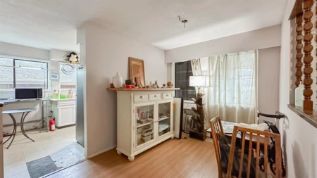 Kitchen Island Photo of 9660 Francis Road, Richmond, BC