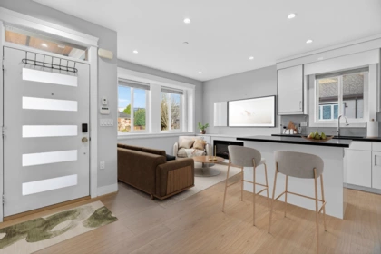 2430 E 41 Avenue, Vancouver, BC