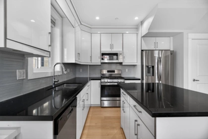 Kitchen Island Photo of 2430 E 41 Avenue, Vancouver, BC