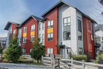 38070 Helm Way, Squamish, BC, Squamish — Townhouse for sale