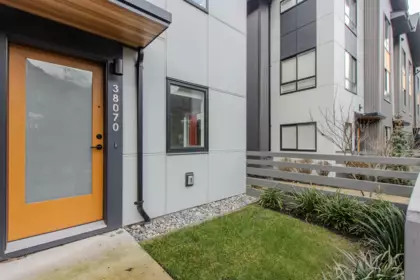 38070 Helm Way, Squamish, BC, Squamish — Townhouse for sale