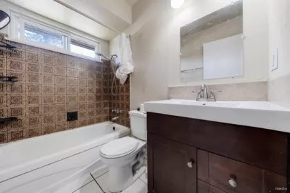 Basement Recreation Room Photo of 9689 131 Street, Surrey, BC