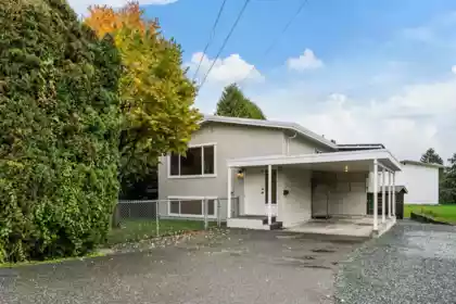 Kitchen Photo of 9046 Broadway Street, Chilliwack, BC