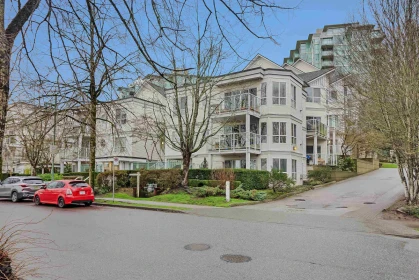 Entry Foyer Photo of 64 2727 E Kent Avenue North, Vancouver, BC