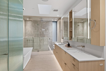 Powder Room Photo of 4521 Langara Avenue, Vancouver, BC