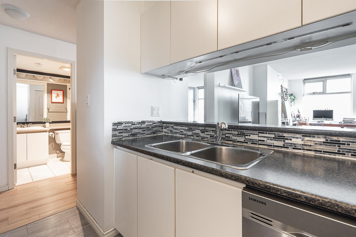 Breakfast Nook Photo of 707 720 Carnarvon Street, New Westminster, BC