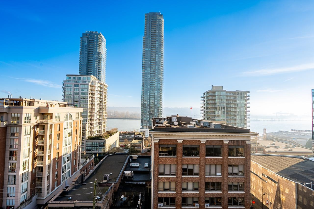 Entry Foyer Photo of 707 720 Carnarvon Street, New Westminster, BC