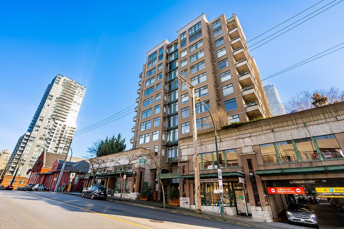 Living Room Photo of 707 720 Carnarvon Street, New Westminster, BC