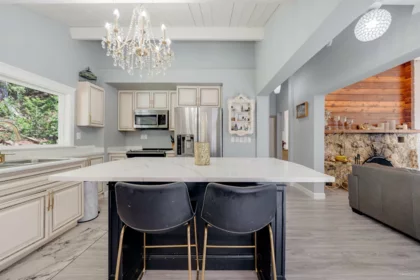 Breakfast Nook Photo of 3870 Emerald Drive, North Vancouver, BC