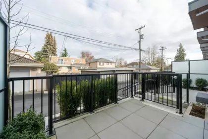 Guest Bathroom Photo of 15 6778 Oak Street, Vancouver, BC