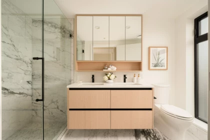 Walk-In Closet Photo of 15 6778 Oak Street, Vancouver, BC