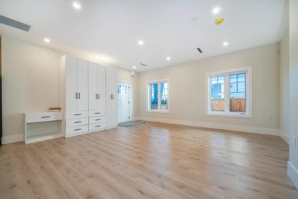 Kitchen Island Photo of 972 Park Drive, Vancouver, BC