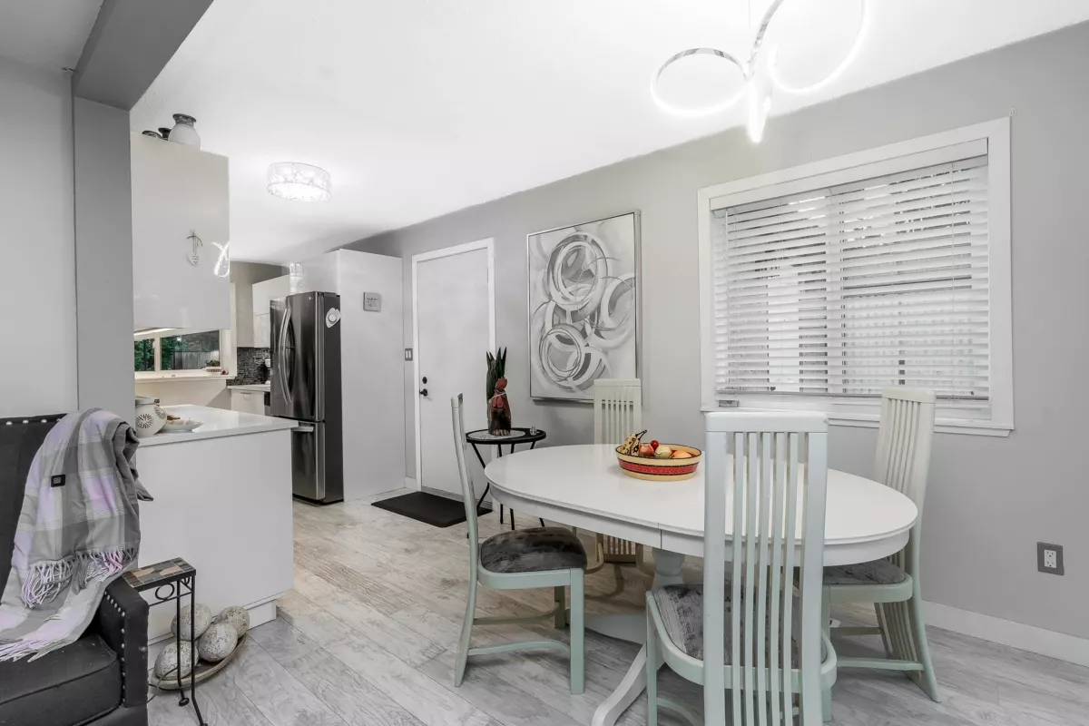 Breakfast Nook Photo of 11956 214 Street, Maple Ridge, BC