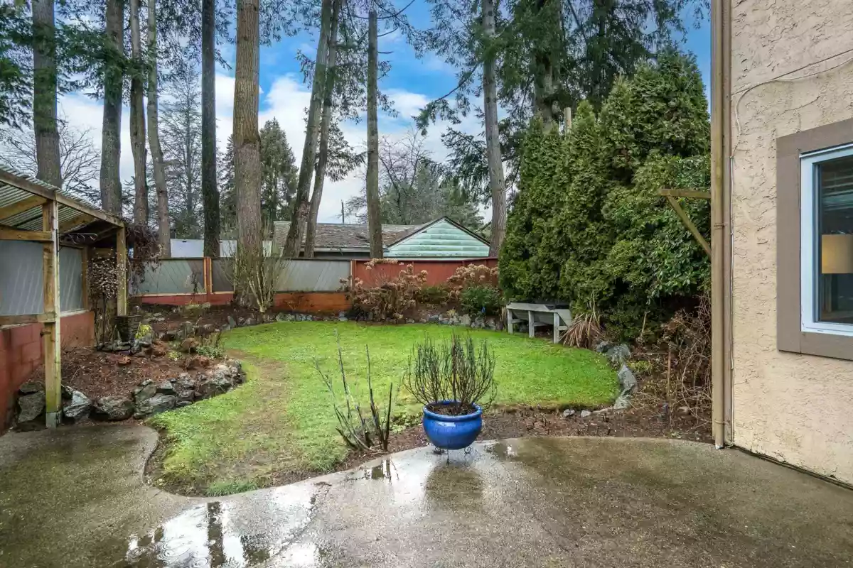 Front Yard Photo of 11956 214 Street, Maple Ridge, BC