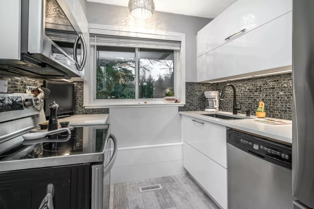 Walk-In Closet Photo of 11956 214 Street, Maple Ridge, BC