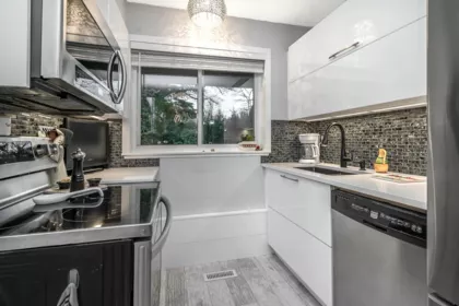 Walk-In Closet Photo of 11956 214 Street, Maple Ridge, BC