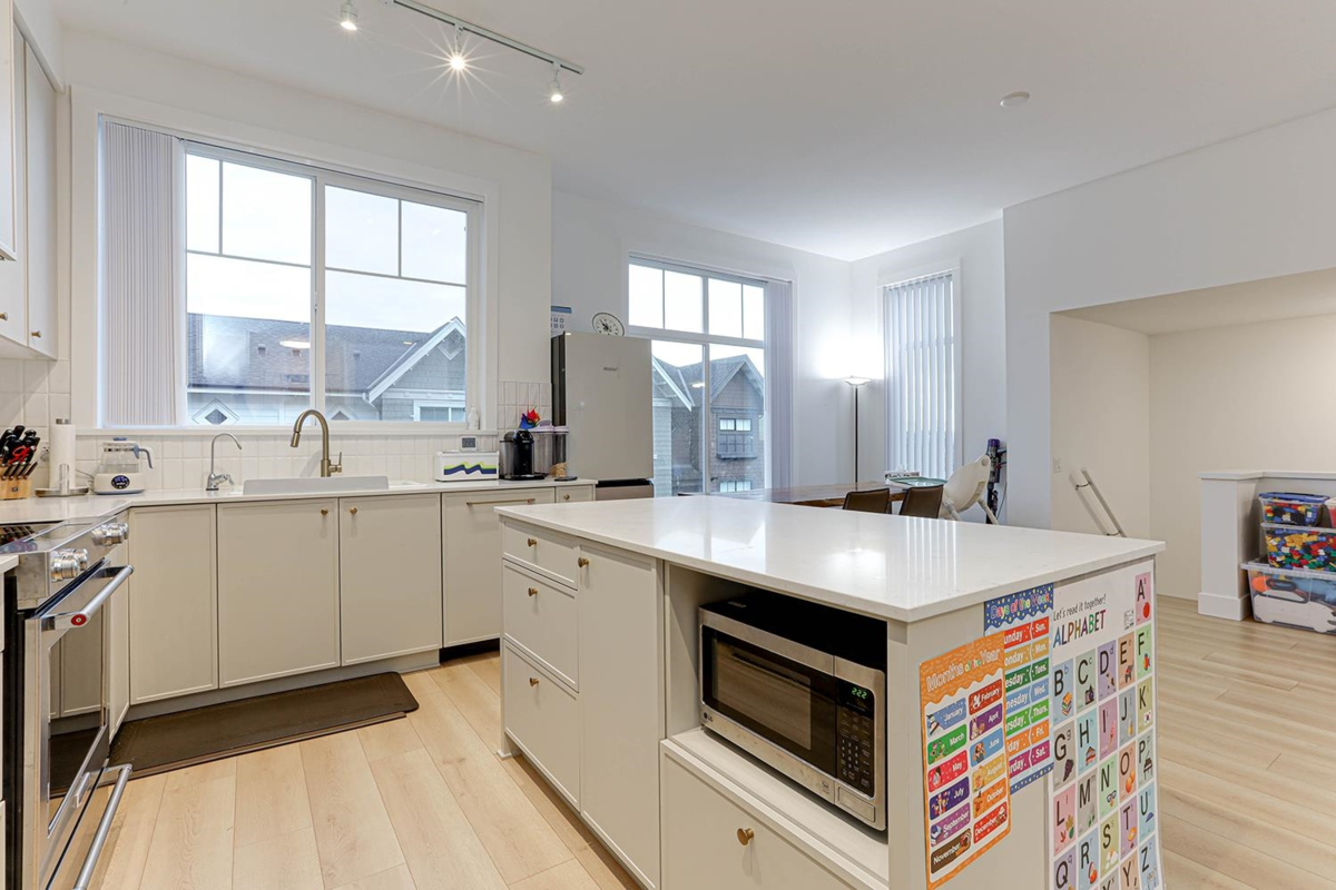 Walk-In Closet Photo of 184 1331 Olmsted Street, Coquitlam, BC