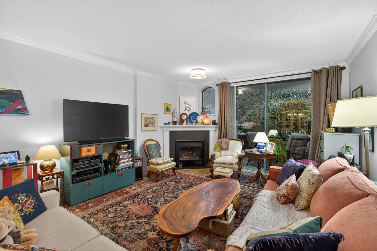 Family Room Photo of 109 1785 Martin Drive, Surrey, BC