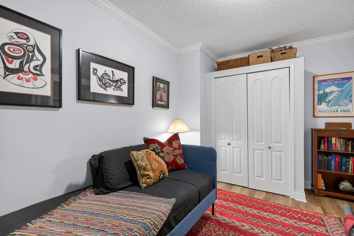 Hallway Photo of 109 1785 Martin Drive, Surrey, BC