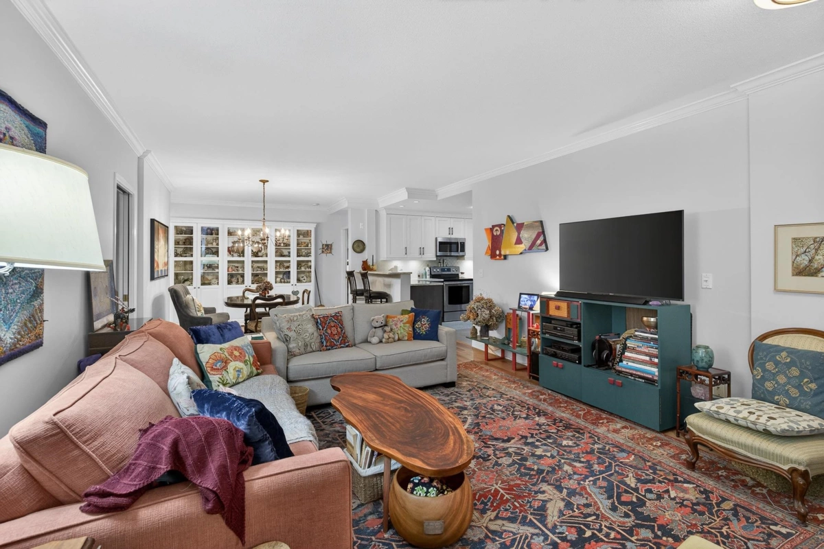 Kitchen Island Photo of 109 1785 Martin Drive, Surrey, BC