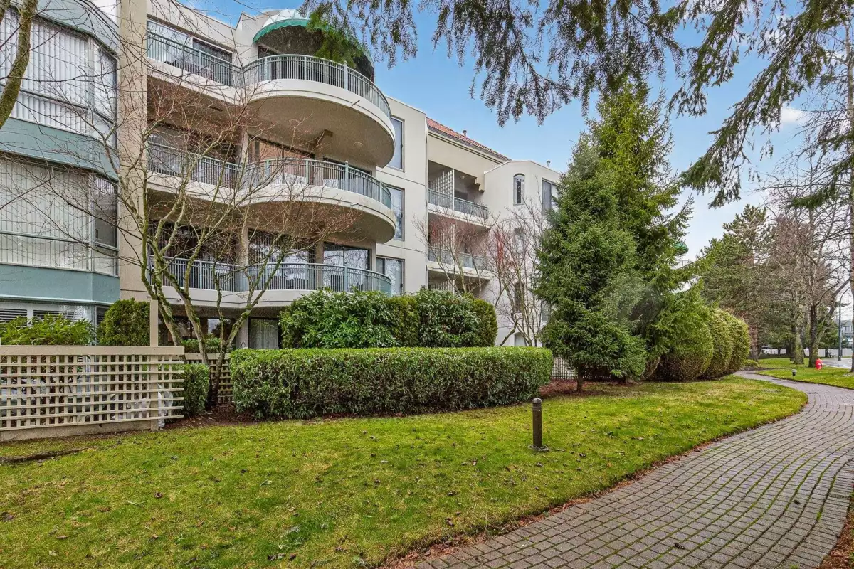 Outdoor Kitchen Photo of 109 1785 Martin Drive, Surrey, BC