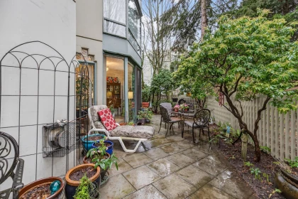 Front Yard Photo of 109 1785 Martin Drive, Surrey, BC