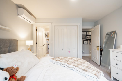 Hallway Photo of 14782 59 Avenue, Surrey, BC