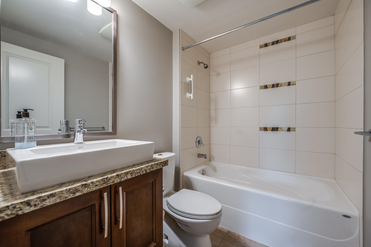 Mudroom Photo of 210 5099 Springs Boulevard, Tsawwassen, BC