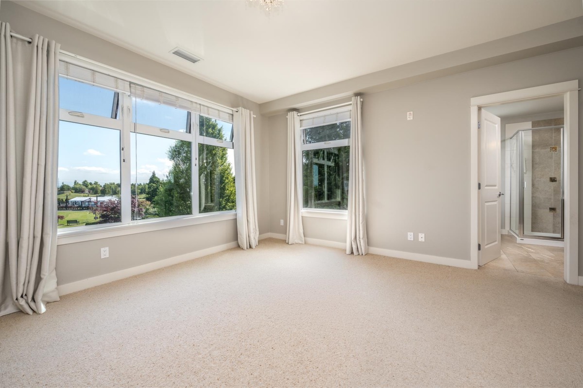 Powder Room Photo of 210 5099 Springs Boulevard, Tsawwassen, BC
