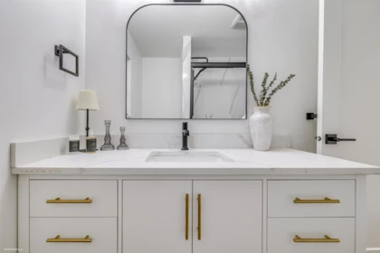 Guest Bathroom Photo of 60 53a Street, Delta, BC