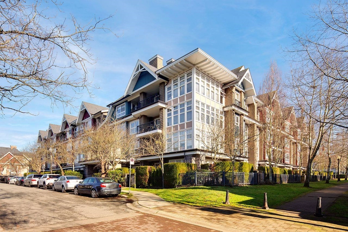 Backyard Photo of 401 7088 Mont Royal Square, Vancouver, BC