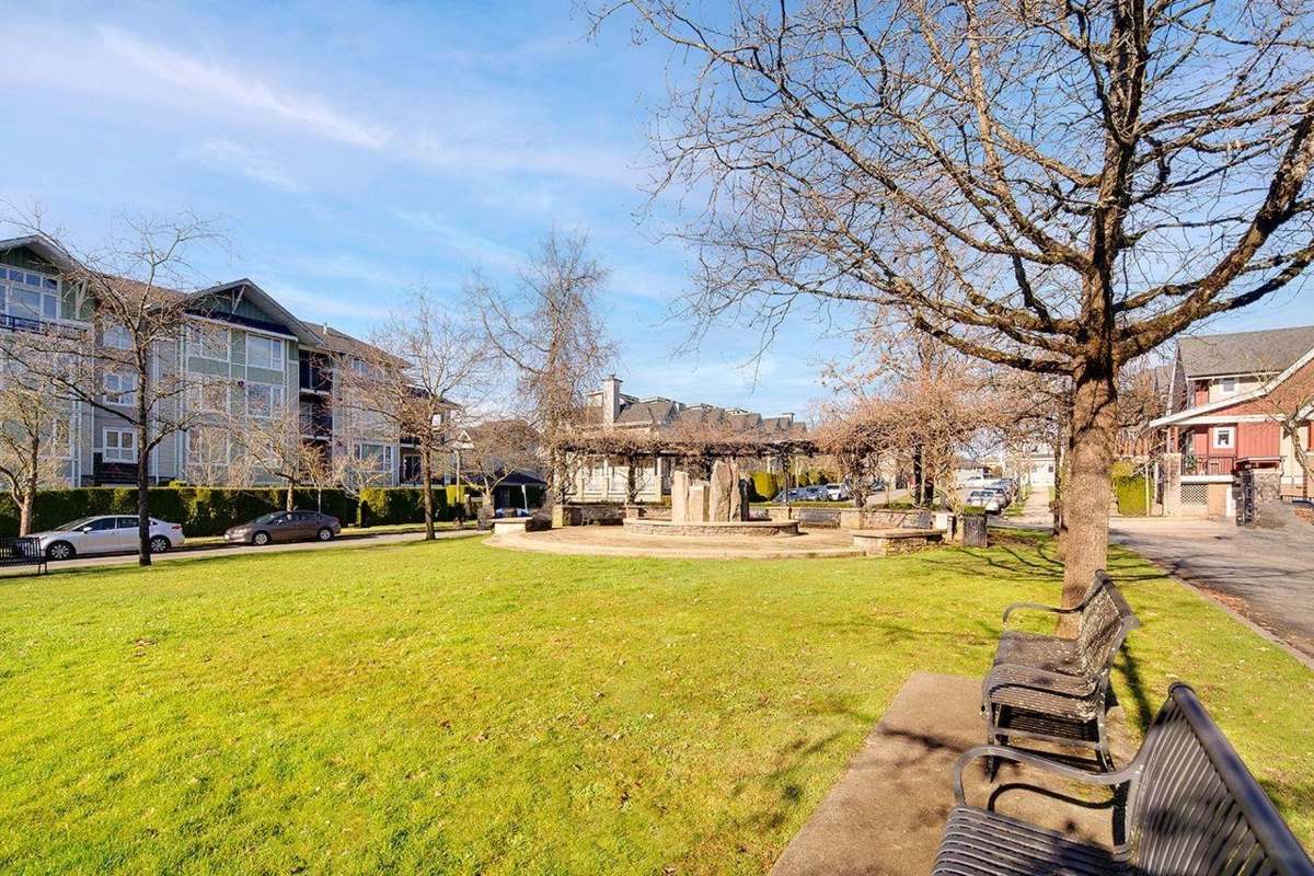 Front Yard Photo of 401 7088 Mont Royal Square, Vancouver, BC