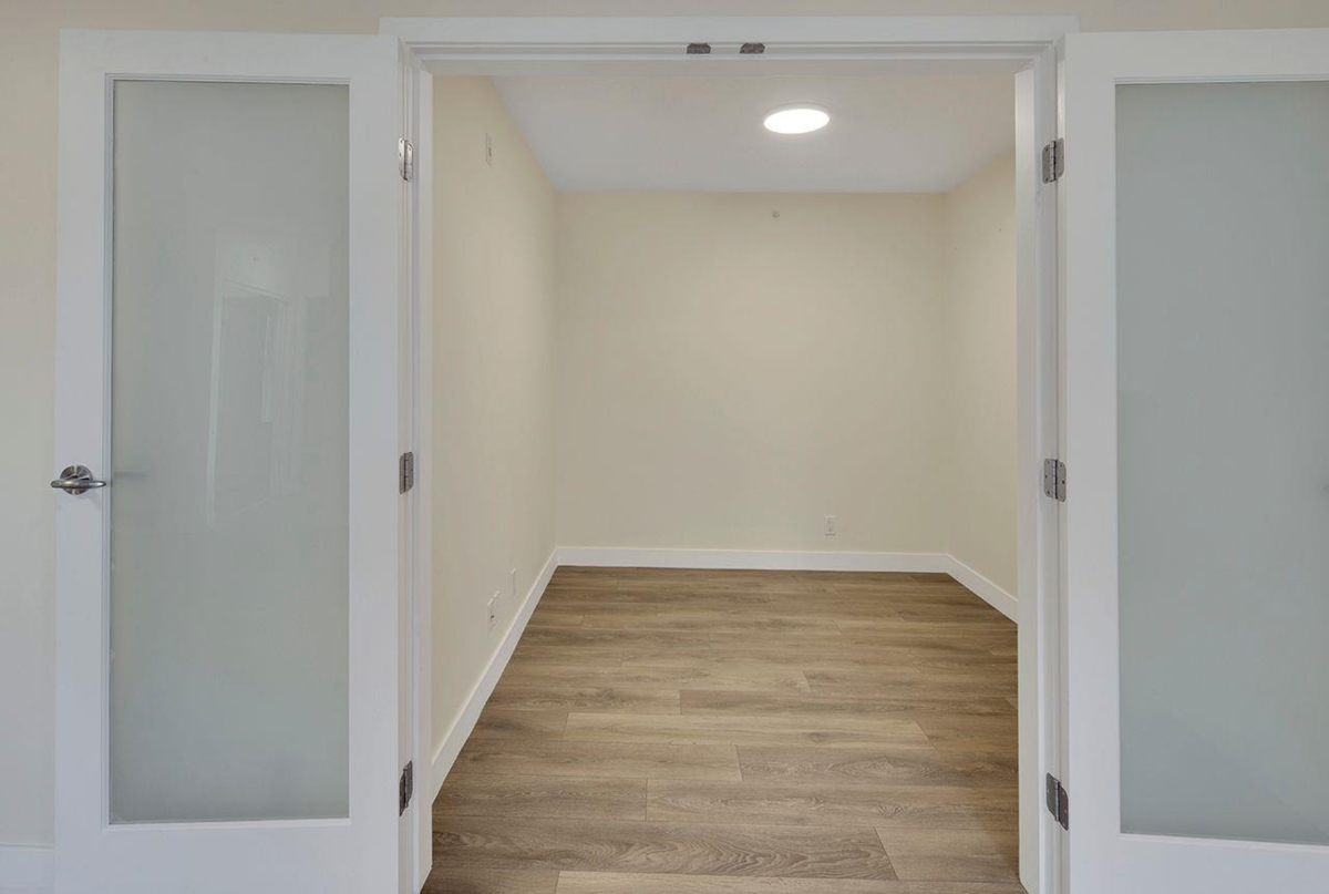 Walk-In Closet Photo of 401 7088 Mont Royal Square, Vancouver, BC