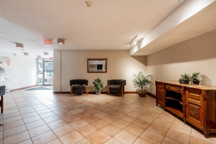 801 5790 Patterson Avenue, Burnaby, BC, Burnaby — Apartment/Condo for sale