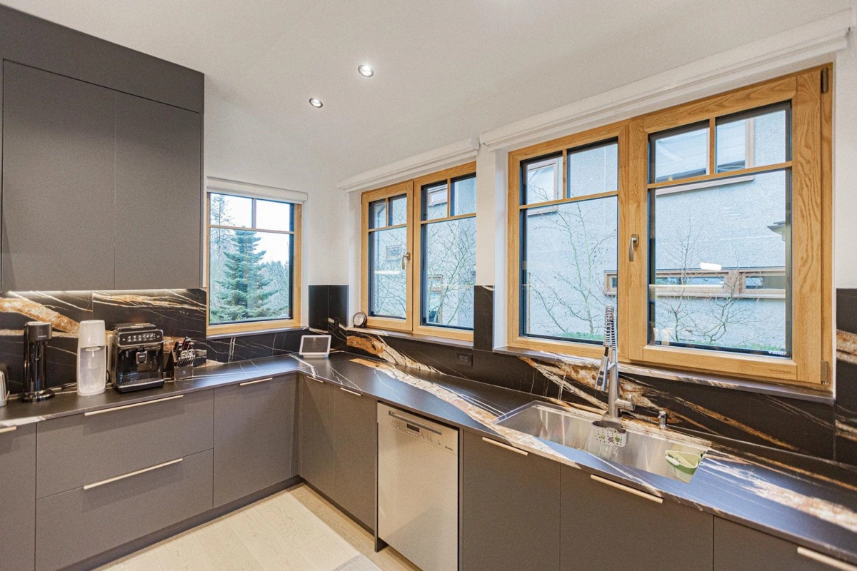 Backyard Photo of 2051 W King Edward Avenue, Vancouver, BC