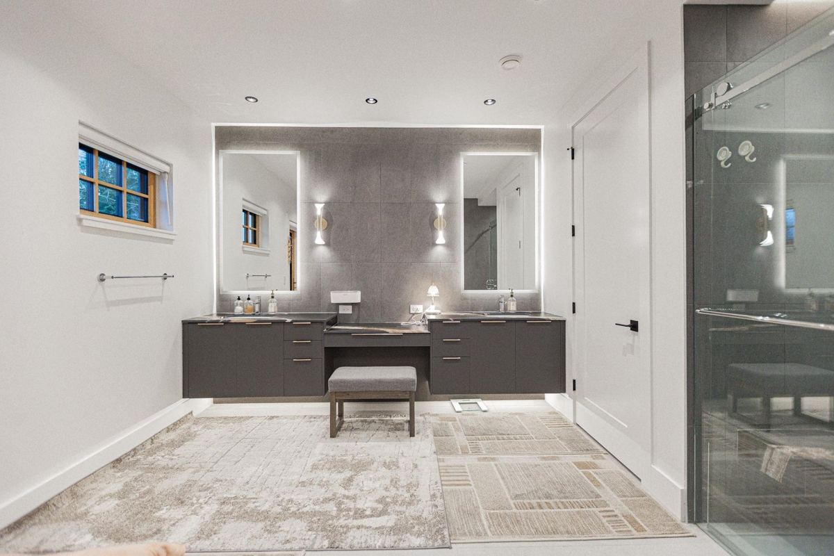 Dining Area Photo of 2051 W King Edward Avenue, Vancouver, BC