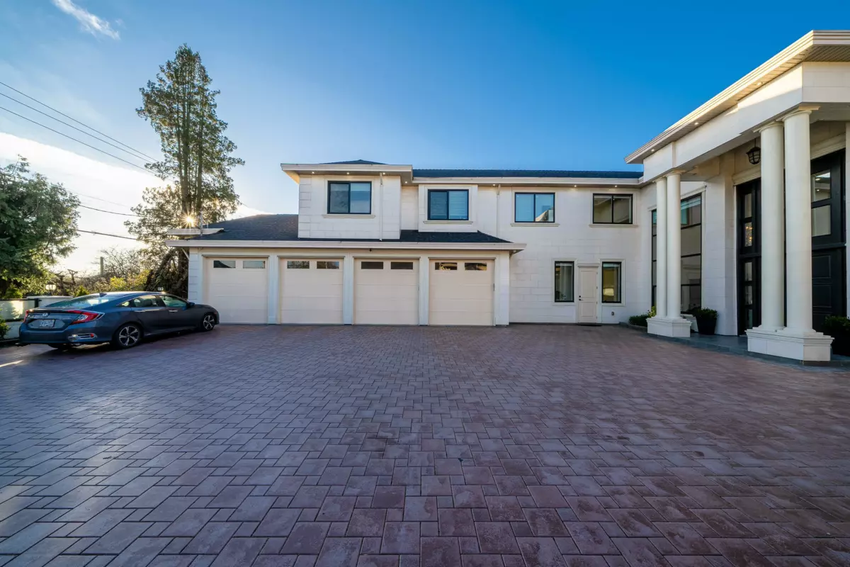 Family Room Photo of 13371 Blundell Road, Richmond, BC