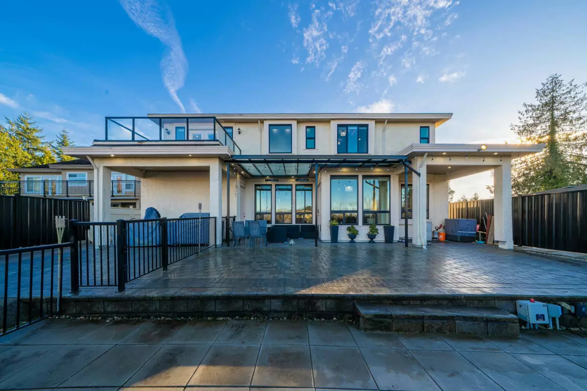 Front Yard Photo of 13371 Blundell Road, Richmond, BC