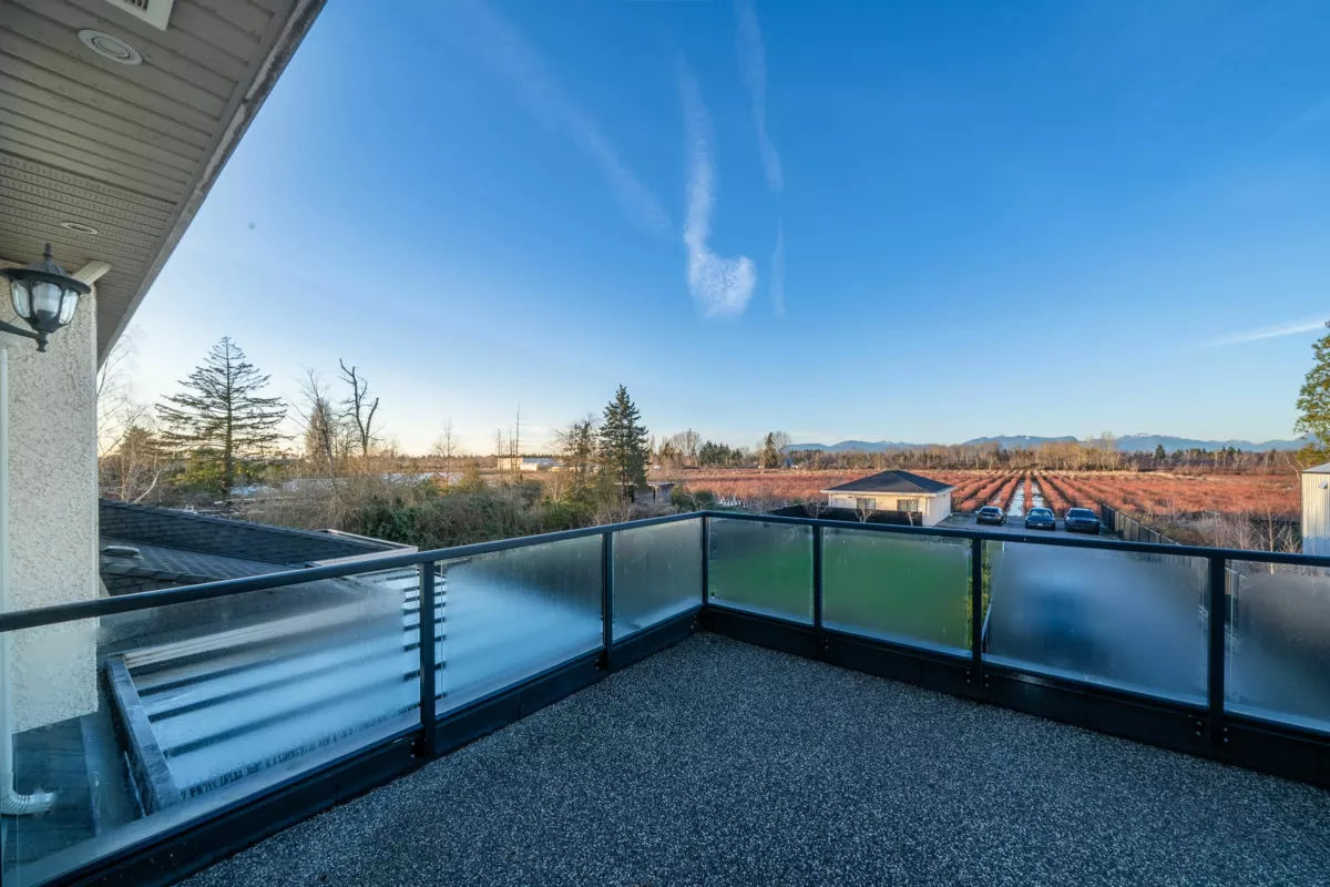 Hallway Photo of 13371 Blundell Road, Richmond, BC