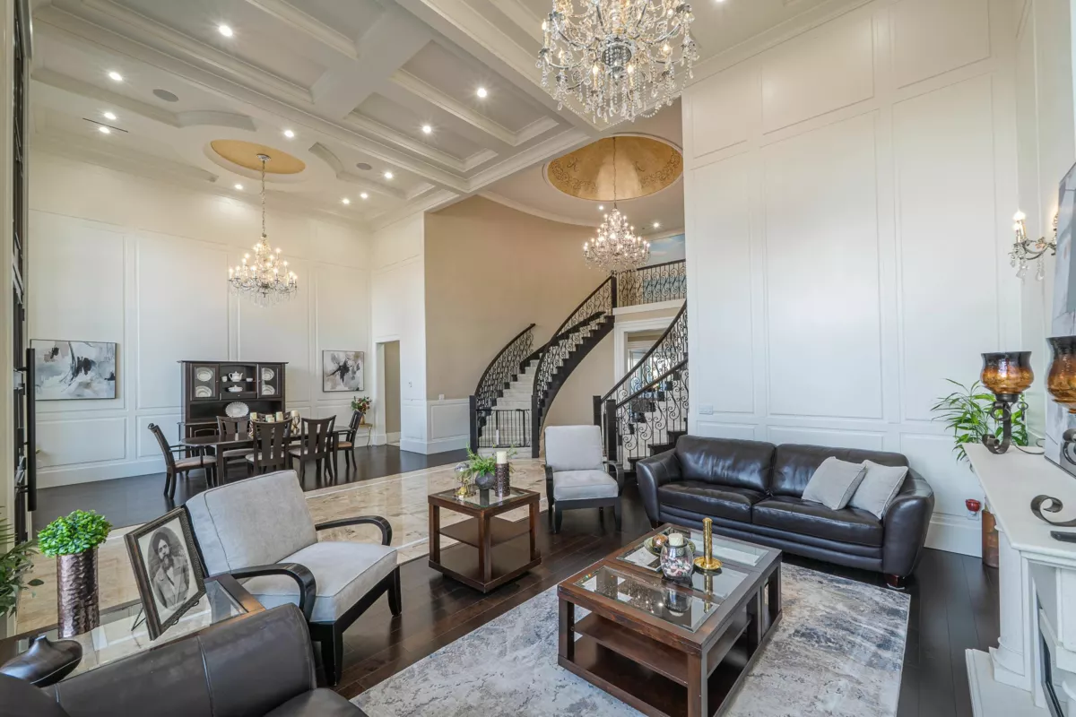 Kitchen Island Photo of 13371 Blundell Road, Richmond, BC