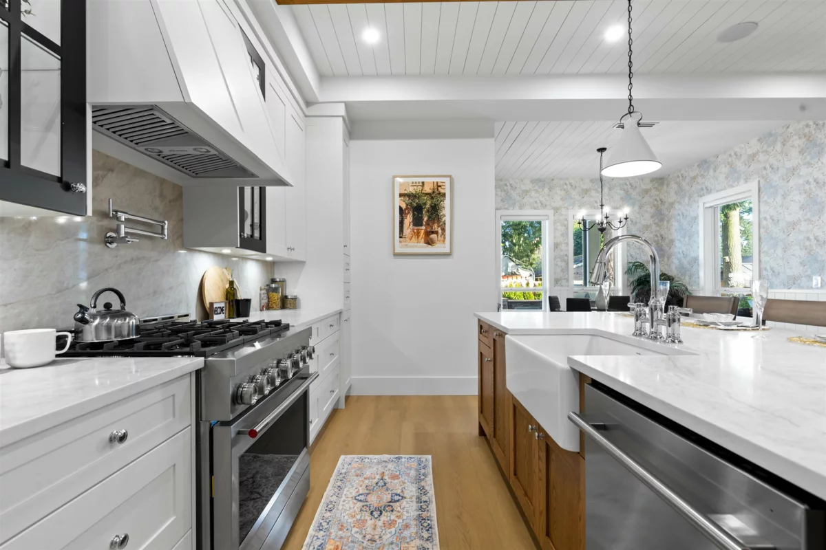 Powder Room Photo of 19843 37a Avenue, Langley, BC