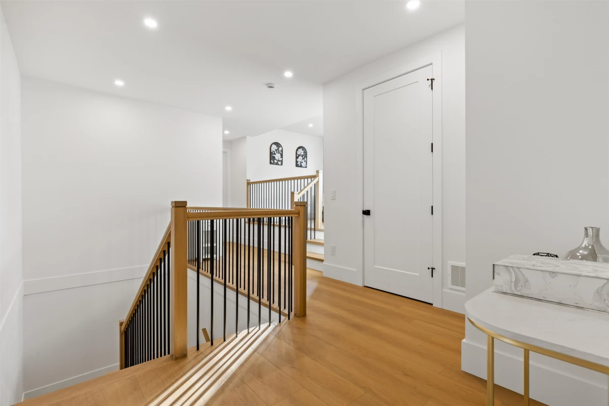 Swimming Pool Photo of 19843 37a Avenue, Langley, BC